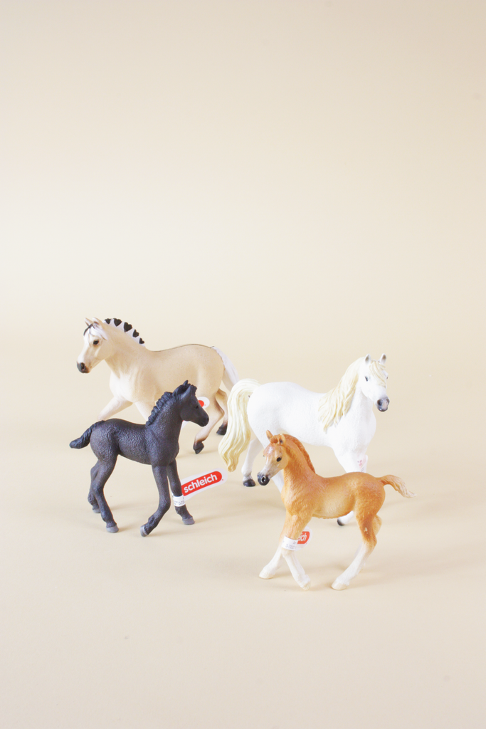 figurki zwierząt shleich - konie